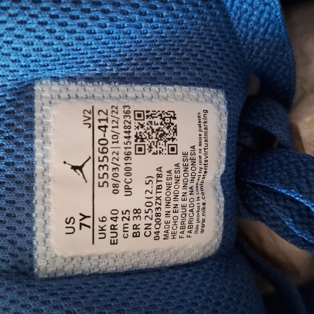 Nike Air Jordan 1 Low Sneakers - Picture 6 of 6